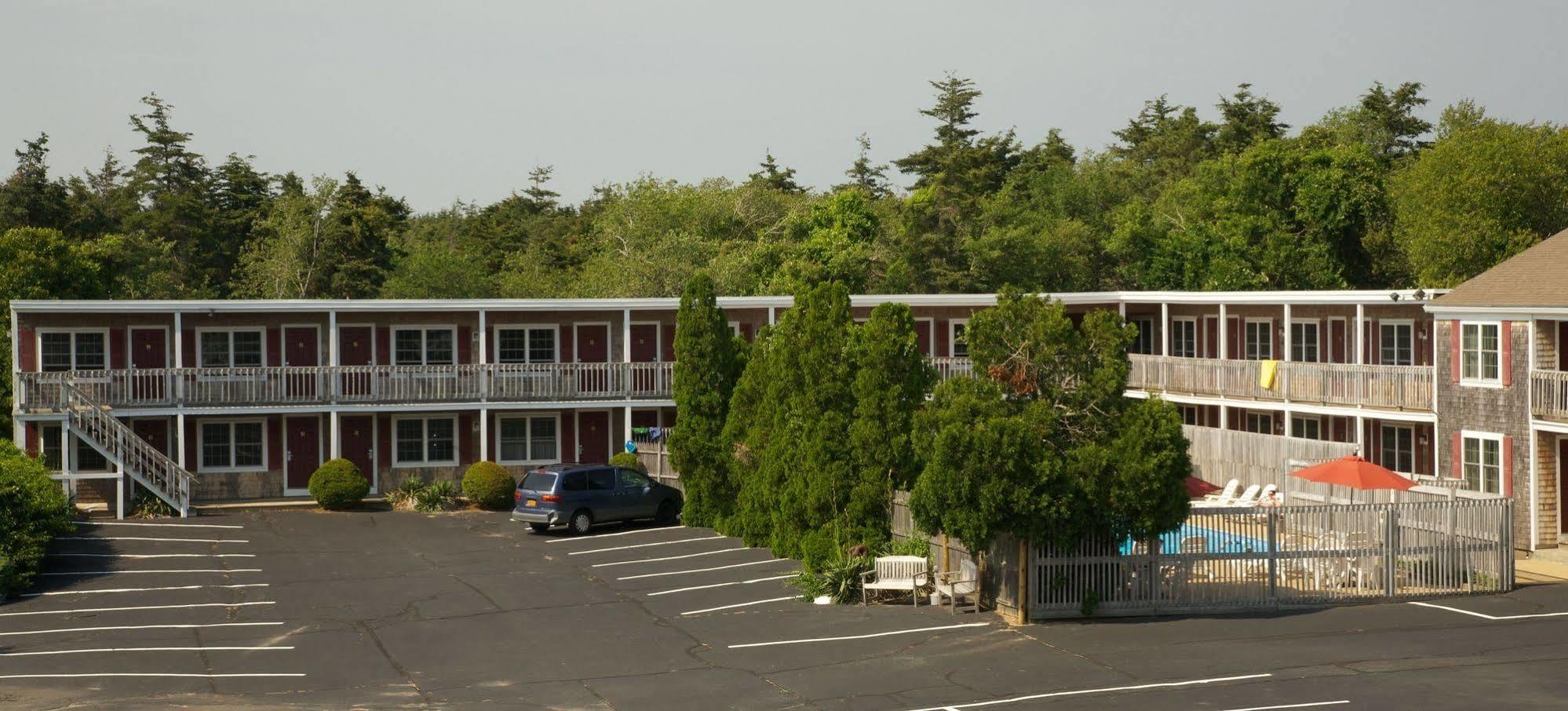 Holiday Hill Inn & Suites Pelabuhan Dennis Luaran gambar