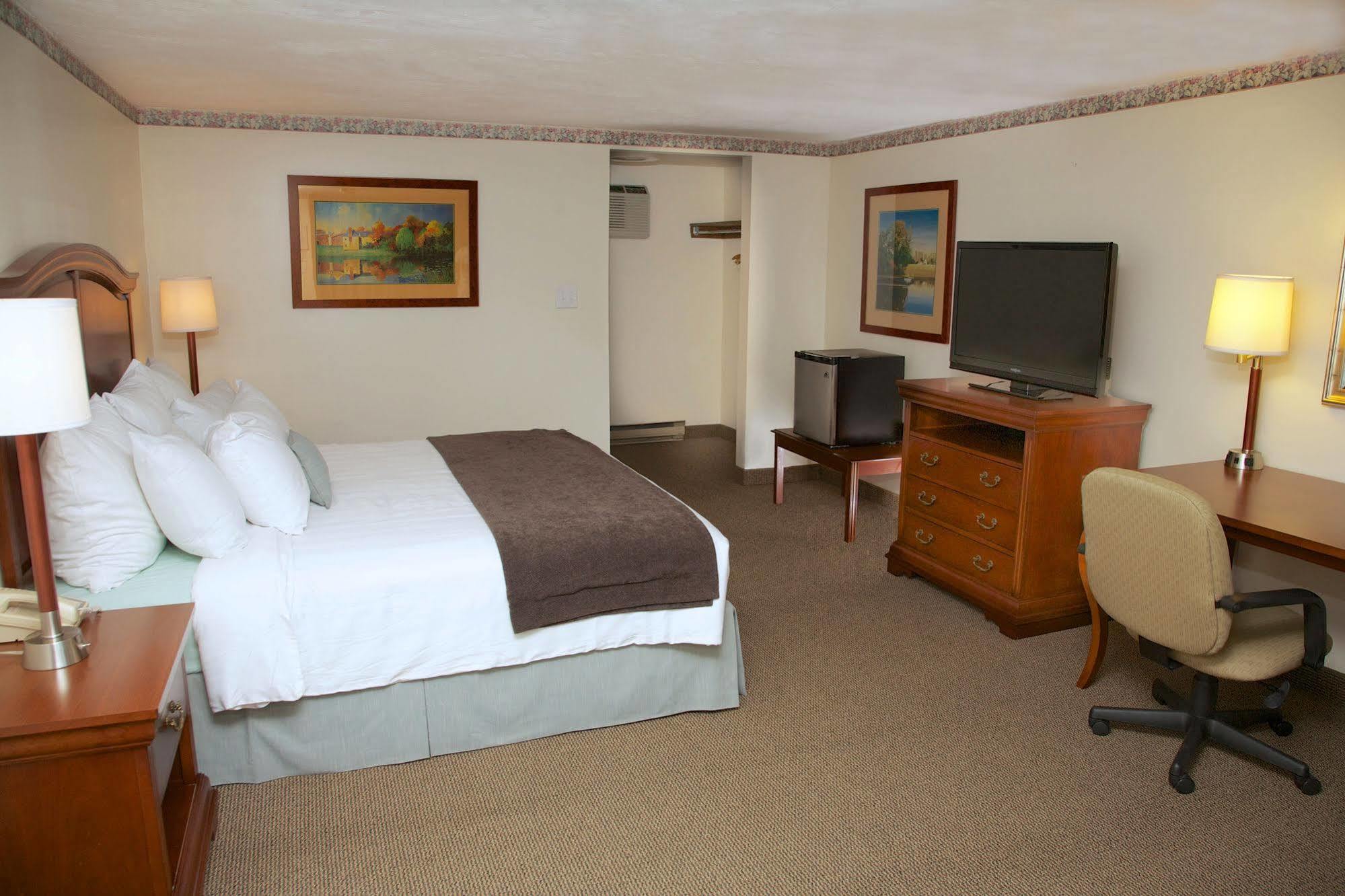 Holiday Hill Inn & Suites Pelabuhan Dennis Luaran gambar