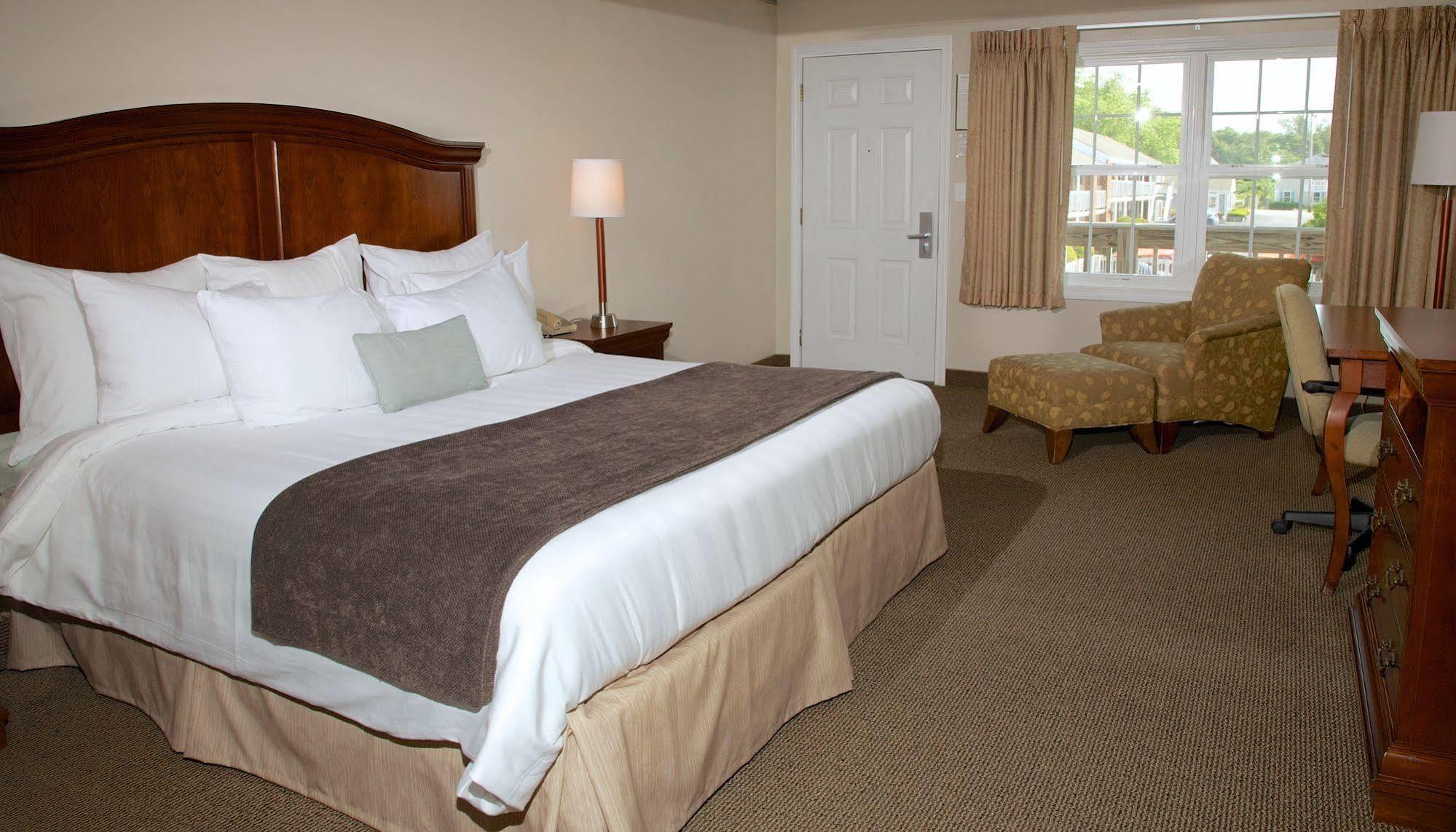 Holiday Hill Inn & Suites Pelabuhan Dennis Luaran gambar