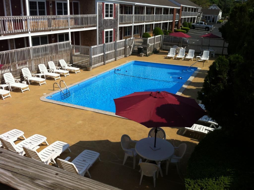 Holiday Hill Inn & Suites Pelabuhan Dennis Luaran gambar
